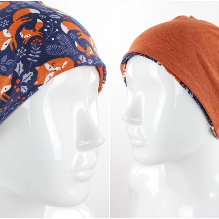 Beanie für Kinder zum Wenden blau mit Füchsen
