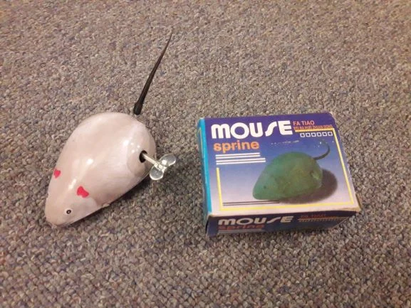 Blechmaus zum Aufziehen mit Schwanz