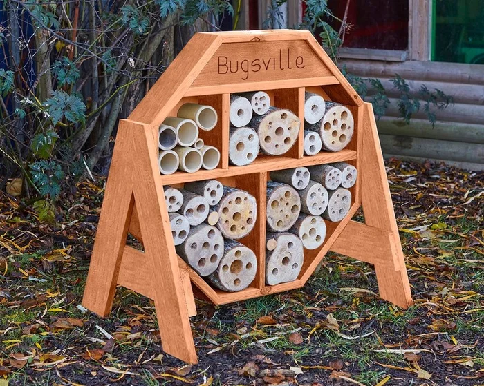 Cosy Bugsville Hive – 34156