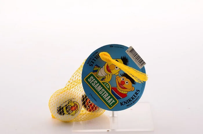 Disney/Sesamstraatknikker 42mm 2st