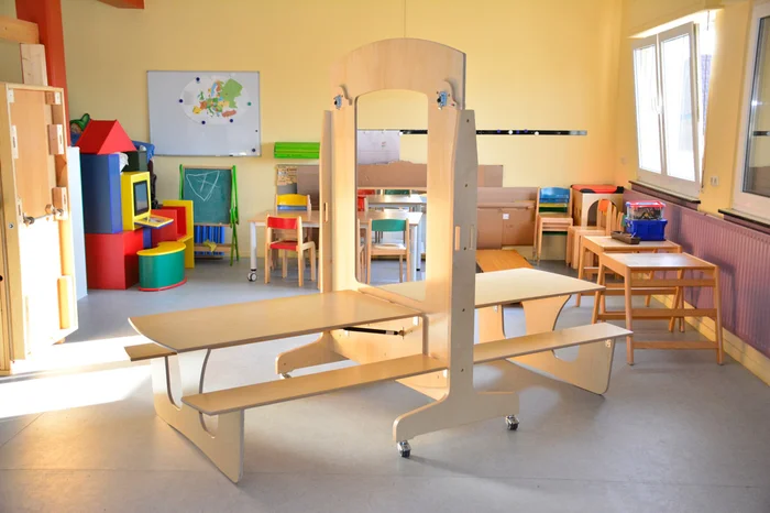 Doppelter mobiler Klapptisch SH 37 cm TH 58 cm