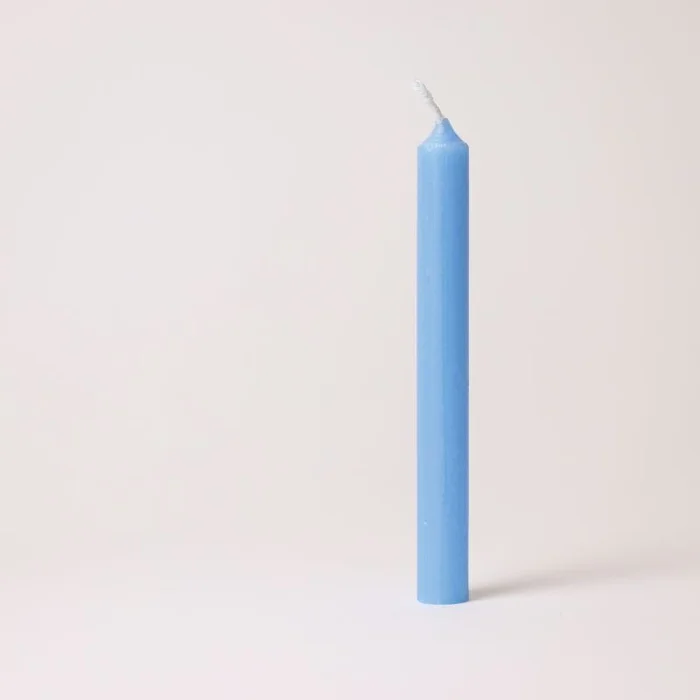 Grimm's Bienenwachs-Kerze (10 %), hellblau – 12 Stk.