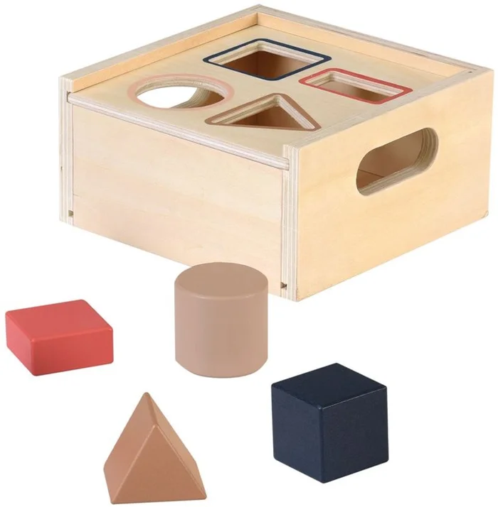 Houtern Vormenbox. 13x13x7 cm. 2+