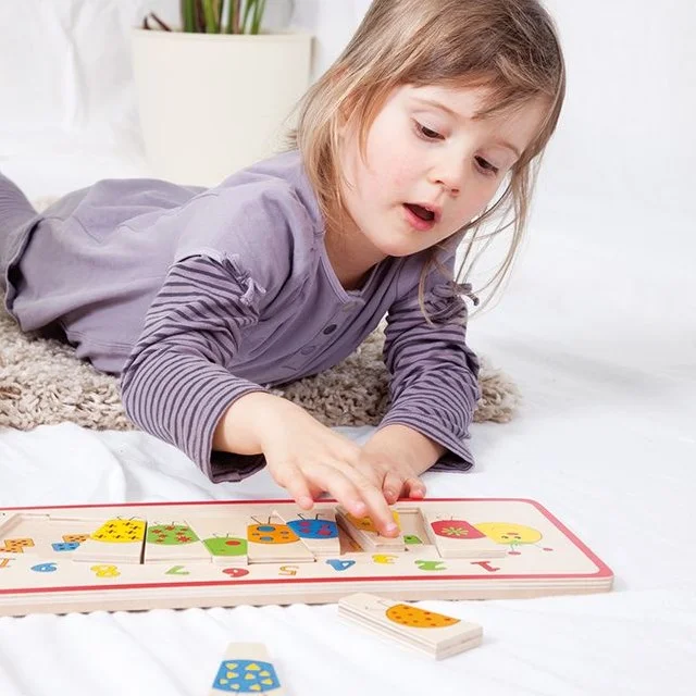 Matching Puzzle „Caterpillar“