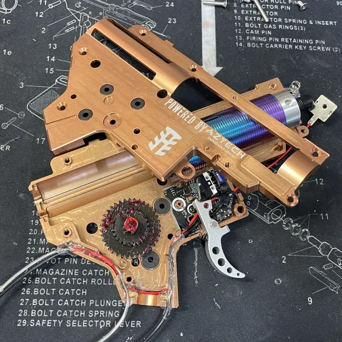 „Nephilum“ MilSim/ Speedy Boi Comp GBG Custom – Gel Blaster (Metall)