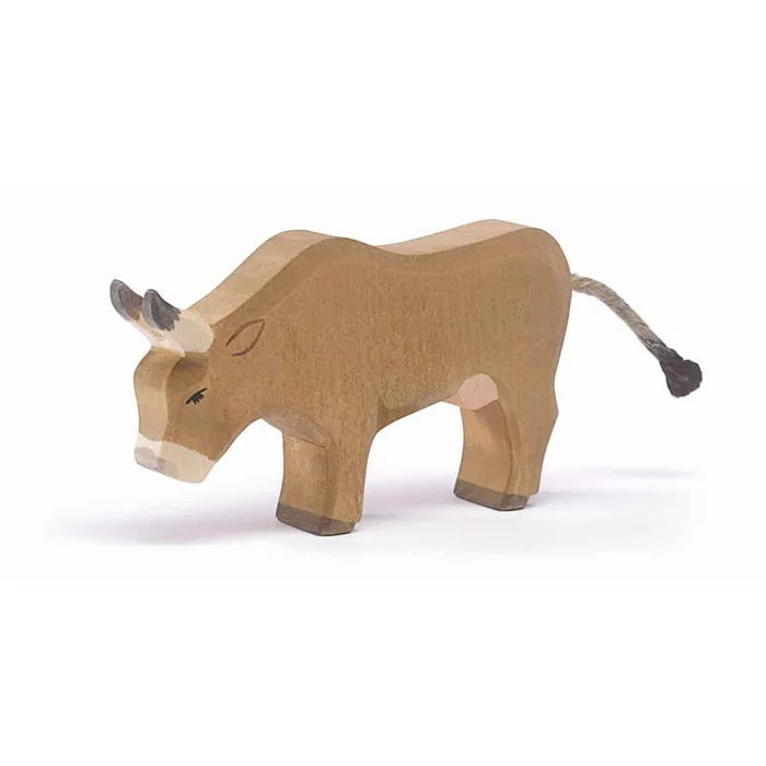 Ostheimer Almkuh fressend