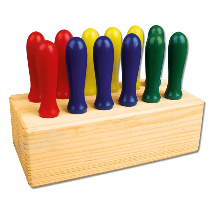 Prickelnadeln im Holzaufsteller