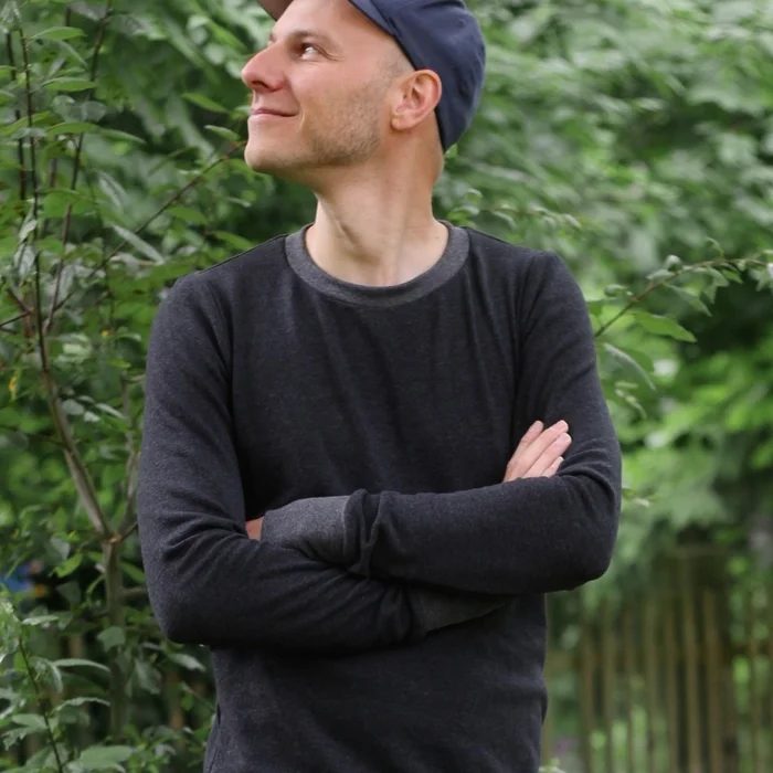 Unisex Longsleeve Pullover Schwarz – Klassischer Pullover aus Baumwollstrick, in tailliert oder locker