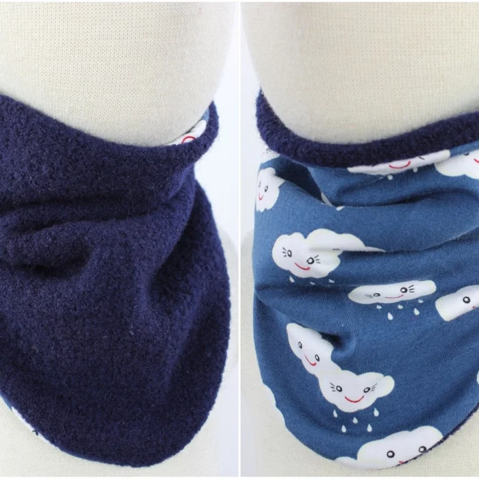 Wollschlupfschal für Kinder zum Wenden dunkelblau mit Regenwolken