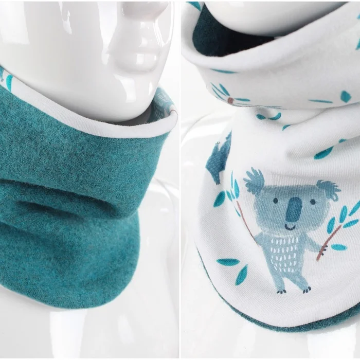 Wollschlupfschal für Kinder zum Wenden petrol mit Koalas BIO-STOFFE